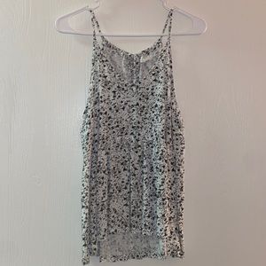 White and black floral tank top. Thin and perfect for summer